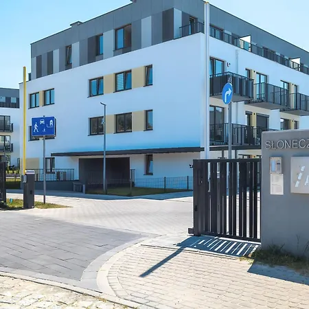 Przestronny Z Balkonem I Parkingiem Blisko Morza By Renters