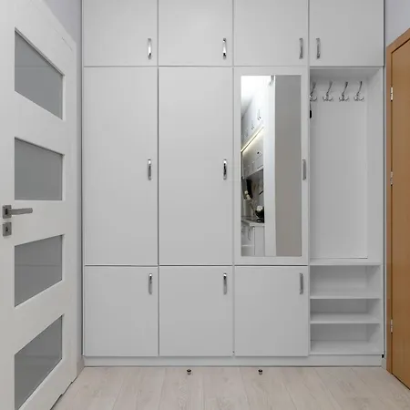 Przestronny Z Balkonem I Parkingiem Blisko Morza By Renters Апартаменты