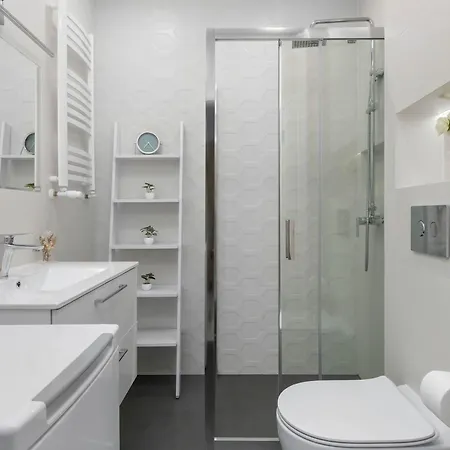 Przestronny Z Balkonem I Parkingiem Blisko Morza By Renters Appartement