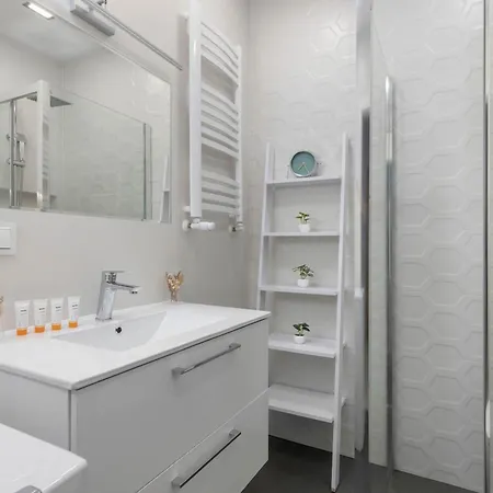 Przestronny Z Balkonem I Parkingiem Blisko Morza By Renters