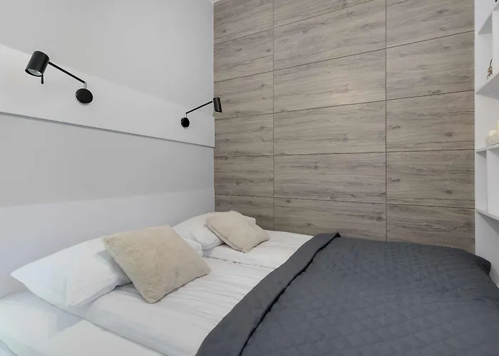 Przestronny Z Balkonem I Parkingiem Blisko Morza By Renters *