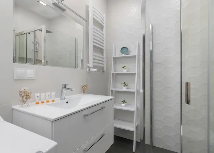 Przestronny Z Balkonem I Parkingiem Blisko Morza By Renters